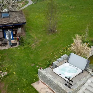 Le Petit Nid D'amour Chalet
